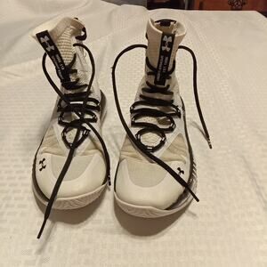 Under Armour Women's Highlight Ace 2.0 Volleyball Shoes 8.5 Black/White